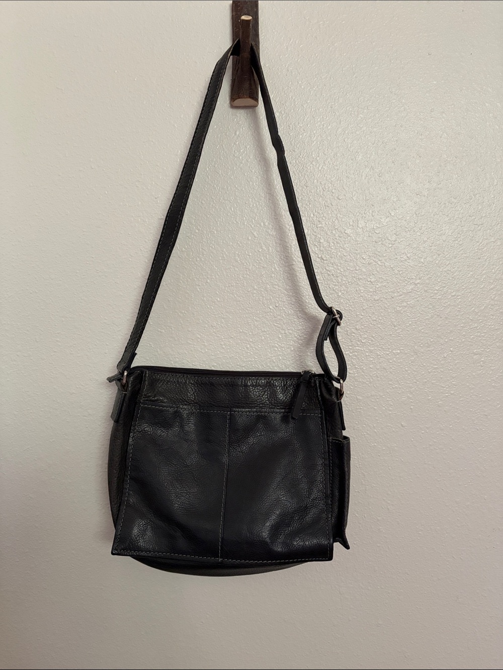 Wilson’s Leather Everyday Black Leather Crossbody Bag